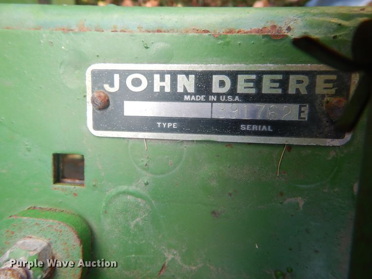 image for item DI1044 1978 John Deere 336  small square baler