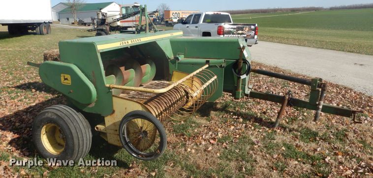 image for item DI1045 1974 John Deere 336  small square baler