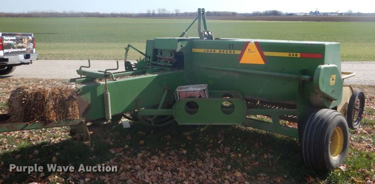 image for item DI1045 1974 John Deere 336  small square baler