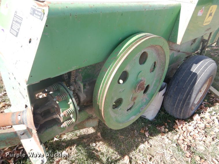 image for item DI1045 1974 John Deere 336  small square baler