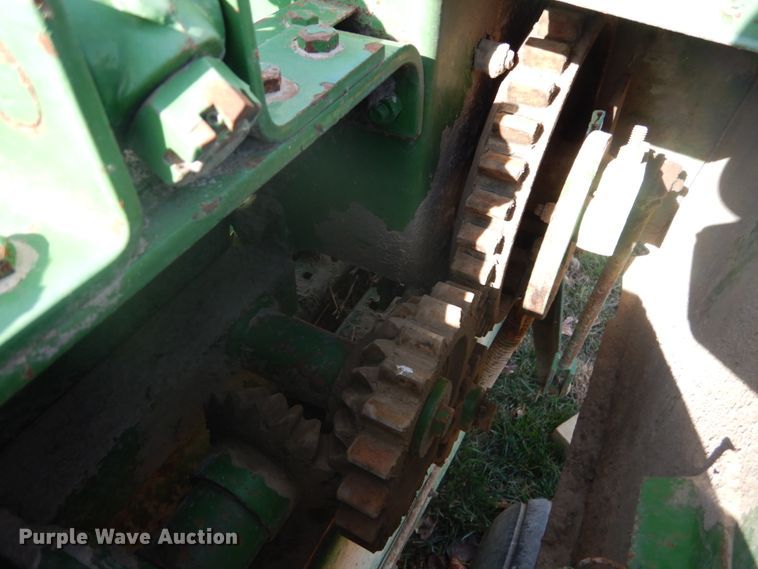 image for item DI1045 1974 John Deere 336  small square baler