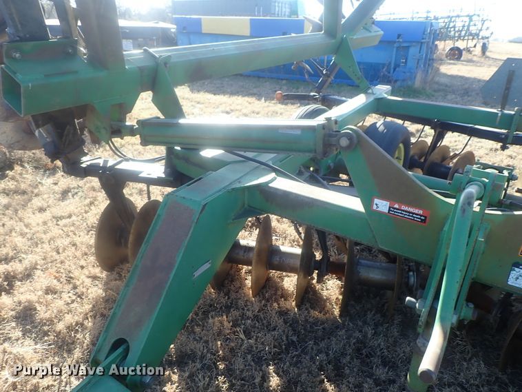 image for item DI7355 John Deere 630 disk