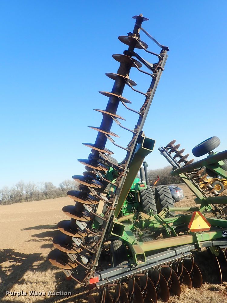 image for item DI7355 John Deere 630 disk