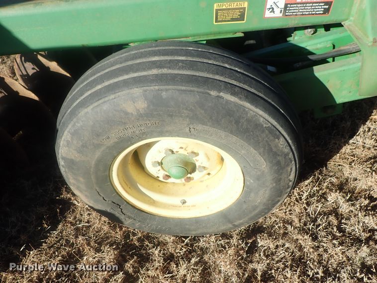 image for item DI7355 John Deere 630 disk