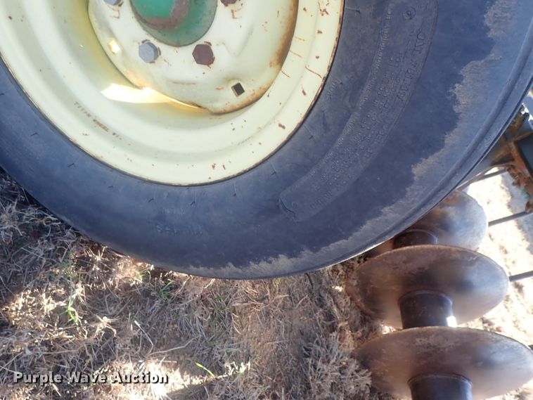 image for item DI7355 John Deere 630 disk