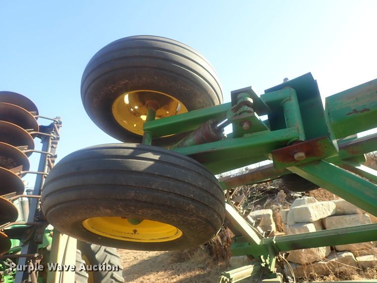 image for item DI7355 John Deere 630 disk