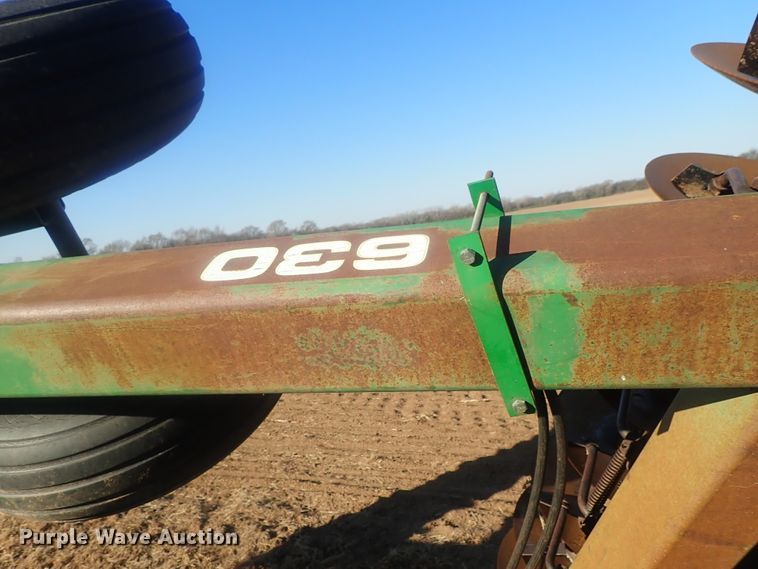 image for item DI7355 John Deere 630 disk