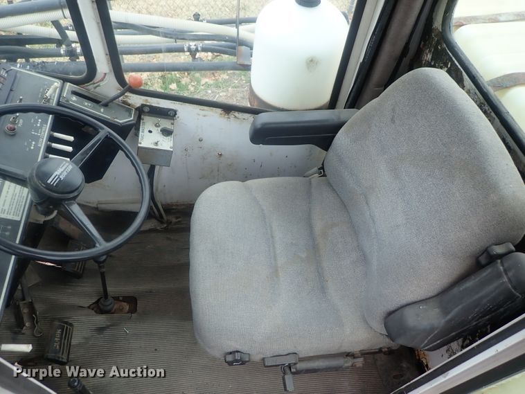 image for item DI7367 SpraCoupe Melroe 220  sprayer