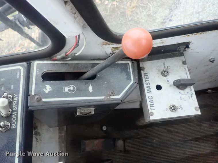 image for item DI7367 SpraCoupe Melroe 220  sprayer