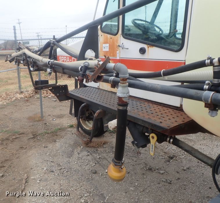 image for item DI7367 SpraCoupe Melroe 220  sprayer