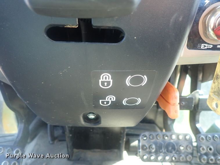 image for item DI7432 2011 John Deere 6115D  MFWD tractor