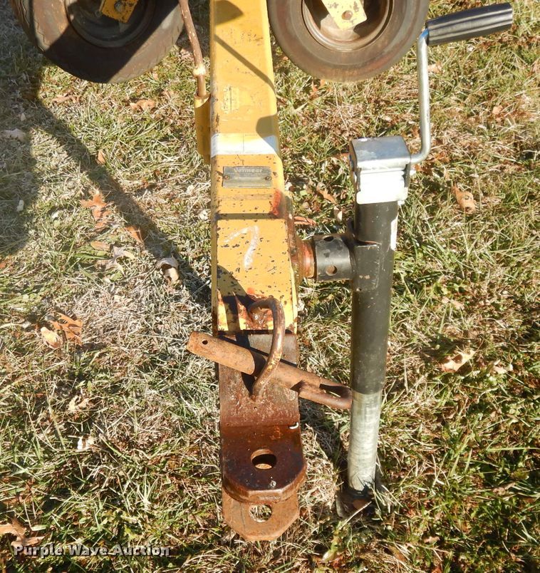 image for item DI8180 Vermeer R23 hay rake