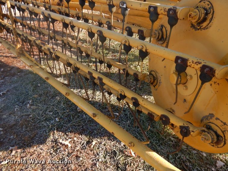 image for item DI8180 Vermeer R23 hay rake