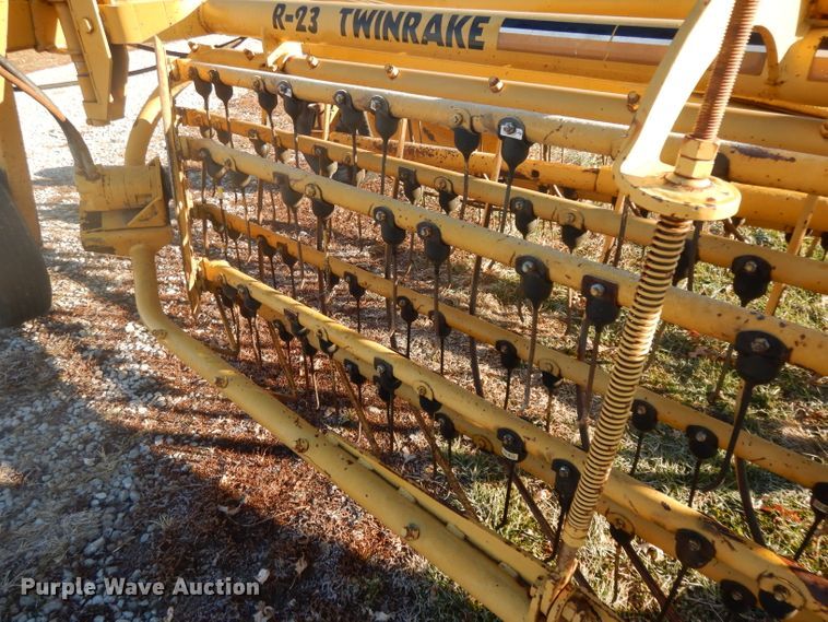 image for item DI8180 Vermeer R23 hay rake