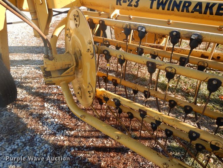 image for item DI8180 Vermeer R23 hay rake