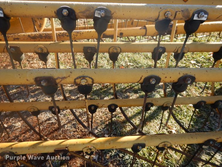 image for item DI8180 Vermeer R23 hay rake