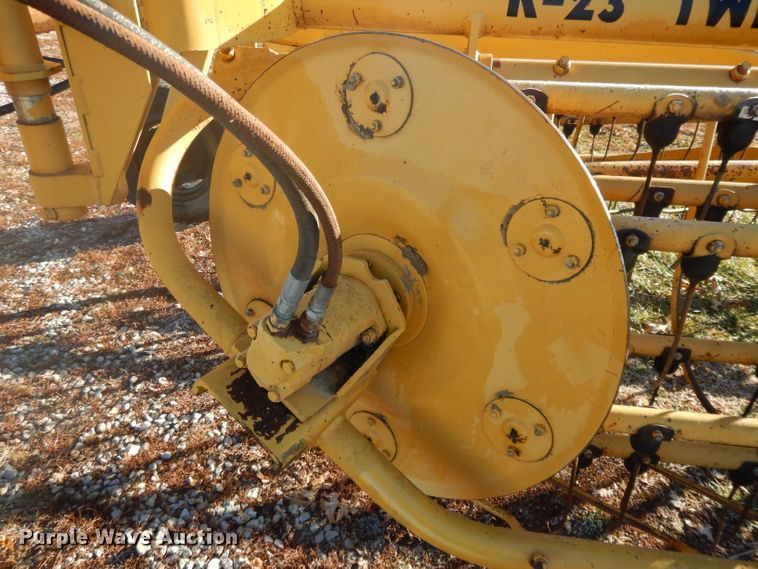 image for item DI8180 Vermeer R23 hay rake