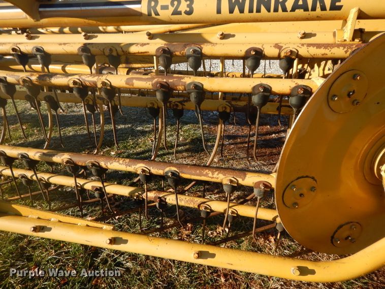 image for item DI8180 Vermeer R23 hay rake