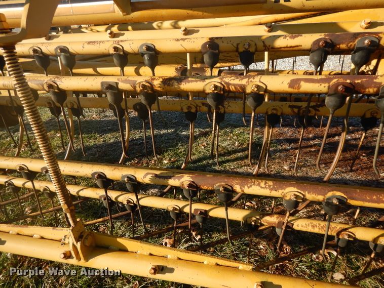 image for item DI8180 Vermeer R23 hay rake