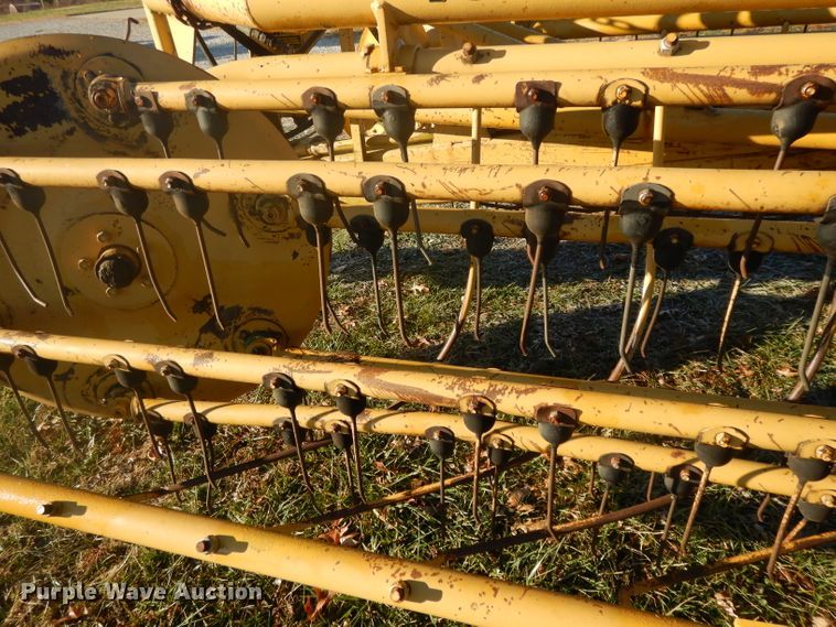 image for item DI8180 Vermeer R23 hay rake