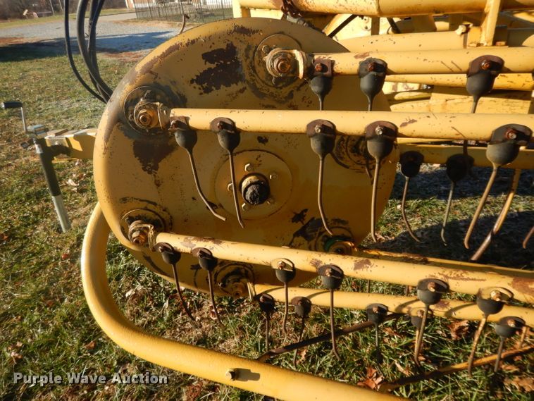 image for item DI8180 Vermeer R23 hay rake