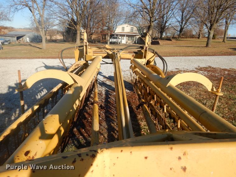 image for item DI8180 Vermeer R23 hay rake