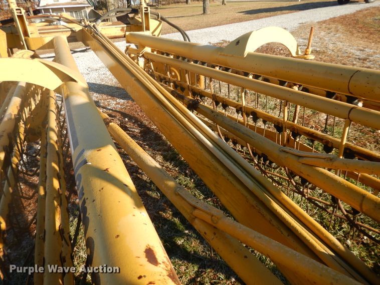 image for item DI8180 Vermeer R23 hay rake