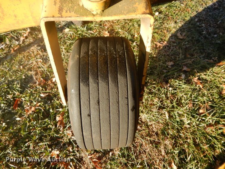 image for item DI8180 Vermeer R23 hay rake