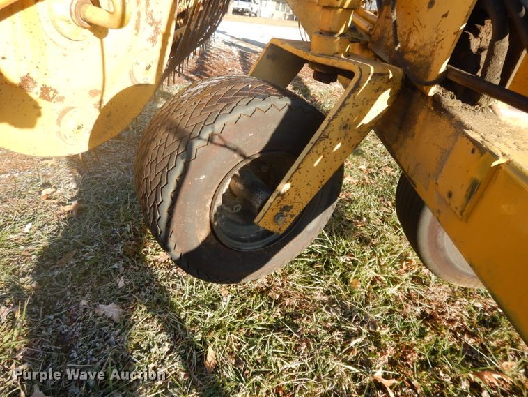 image for item DI8180 Vermeer R23 hay rake