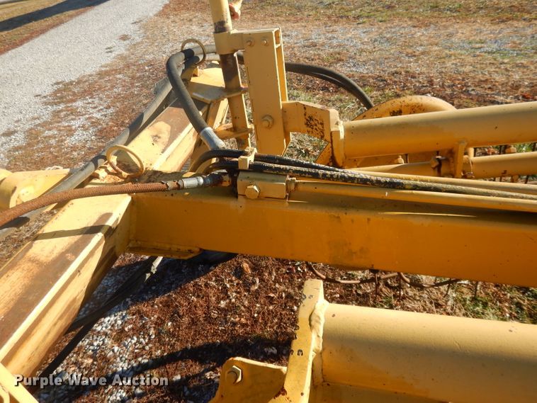 image for item DI8180 Vermeer R23 hay rake