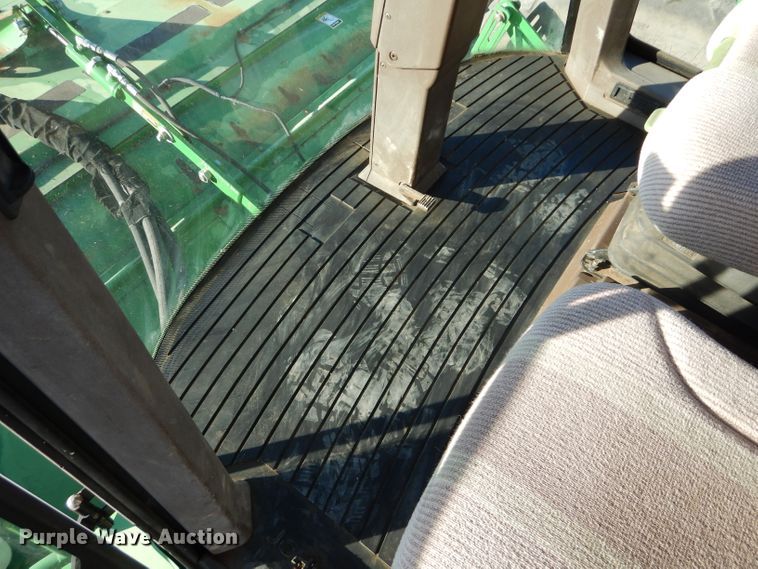 image for item DI8440 2011 John Deere R450  windrower