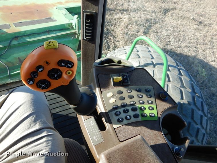 image for item DI8440 2011 John Deere R450  windrower