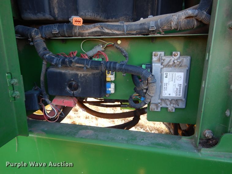 image for item DI8440 2011 John Deere R450  windrower