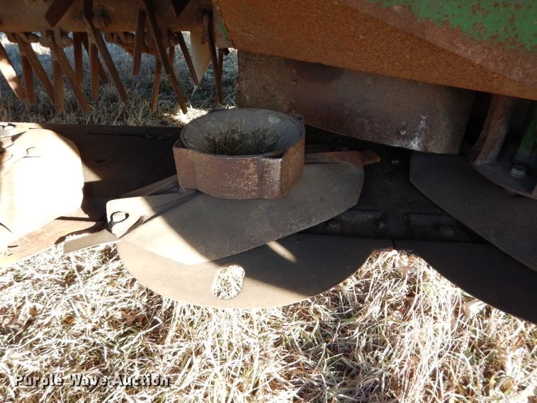 image for item DI8440 2011 John Deere R450  windrower