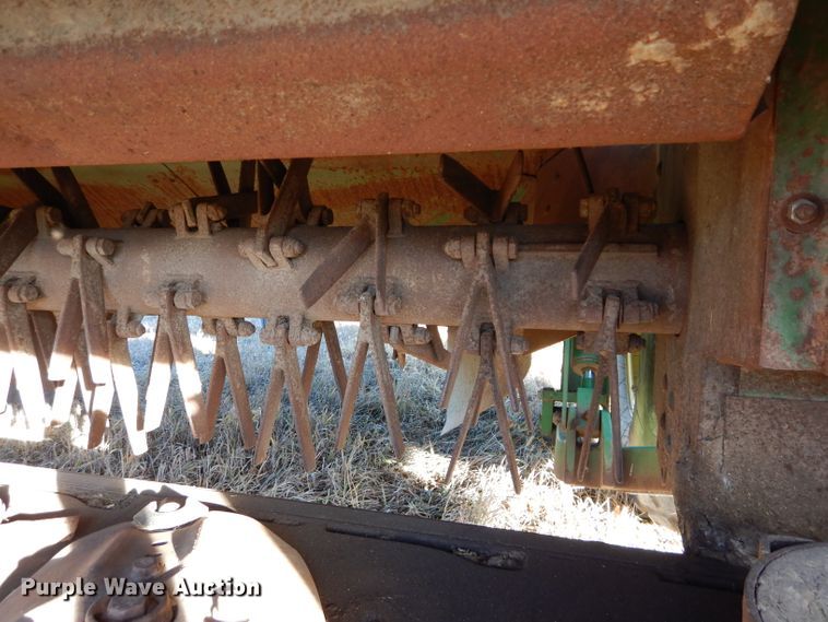 image for item DI8440 2011 John Deere R450  windrower