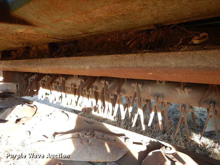 image for item DI8440 2011 John Deere R450  windrower