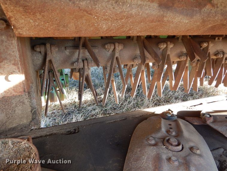 image for item DI8440 2011 John Deere R450  windrower