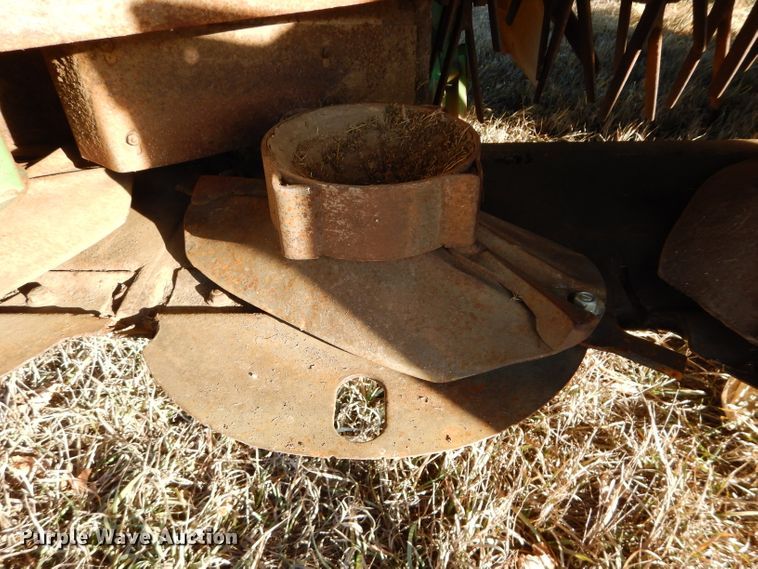 image for item DI8440 2011 John Deere R450  windrower