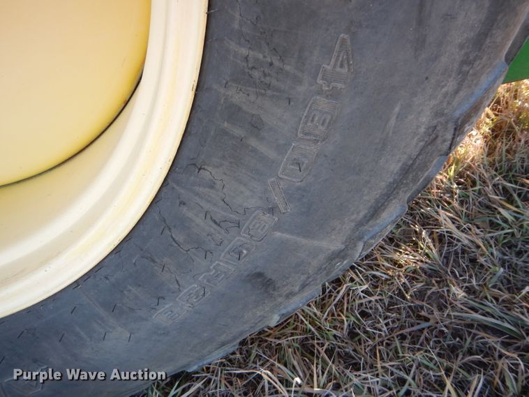 image for item DI8440 2011 John Deere R450  windrower