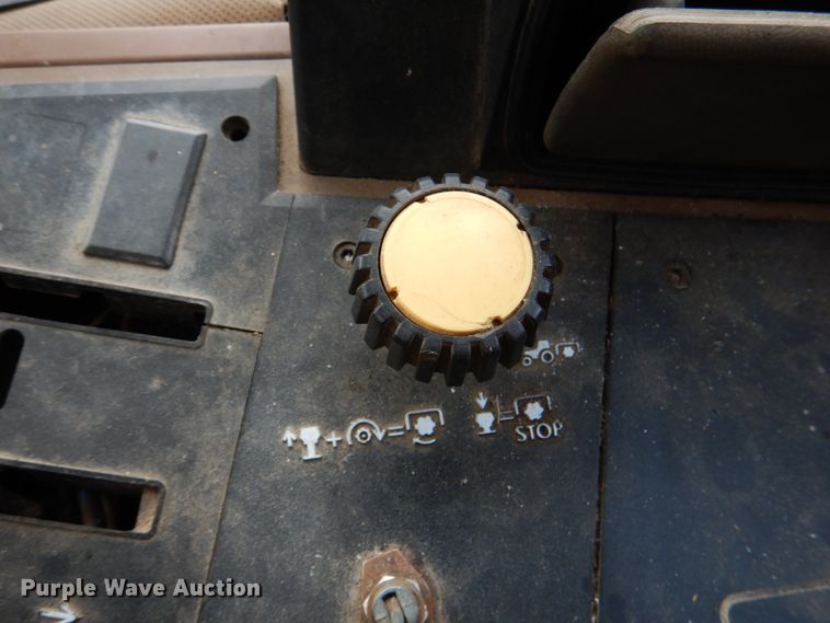 image for item DJ0282 1994 John Deere 6300  tractor