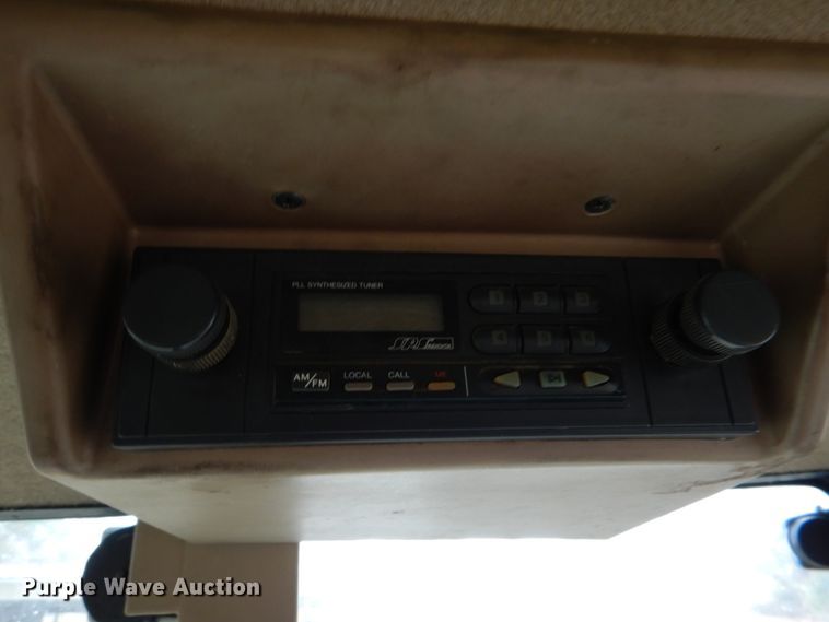 image for item DJ0282 1994 John Deere 6300  tractor