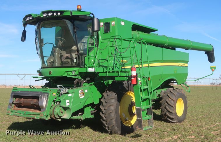 image for item DJ1821 2016 John Deere S670 STS  combine
