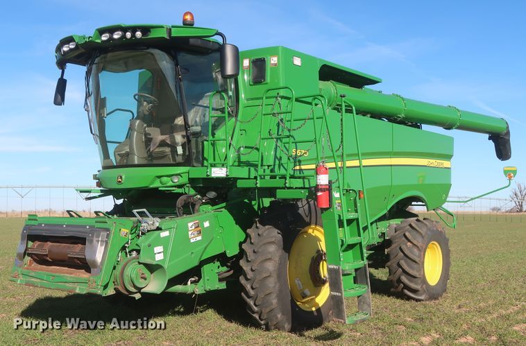 image for item DJ1821 2016 John Deere S670 STS  combine