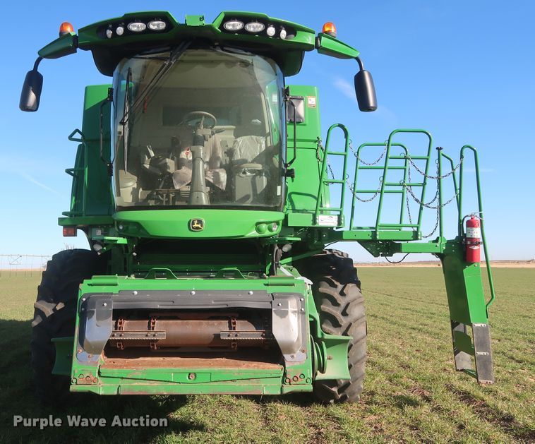 image for item DJ1821 2016 John Deere S670 STS  combine