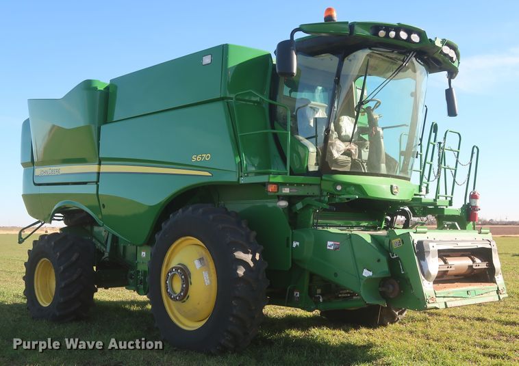 image for item DJ1821 2016 John Deere S670 STS  combine