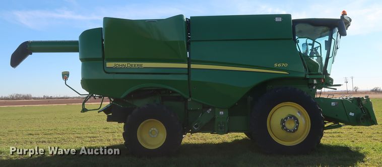image for item DJ1821 2016 John Deere S670 STS  combine