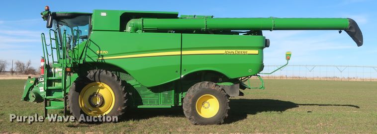 image for item DJ1821 2016 John Deere S670 STS  combine