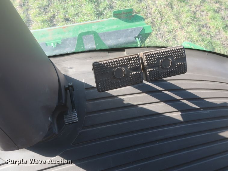 image for item DJ1821 2016 John Deere S670 STS  combine