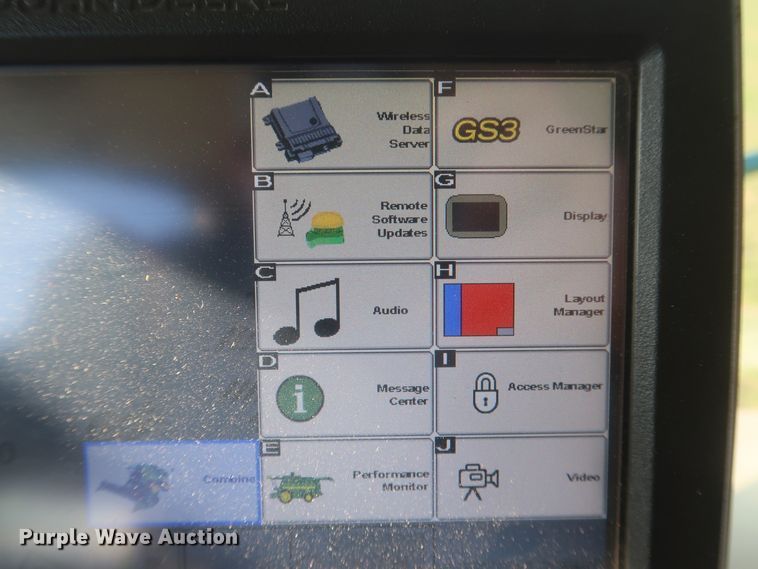 image for item DJ1821 2016 John Deere S670 STS  combine