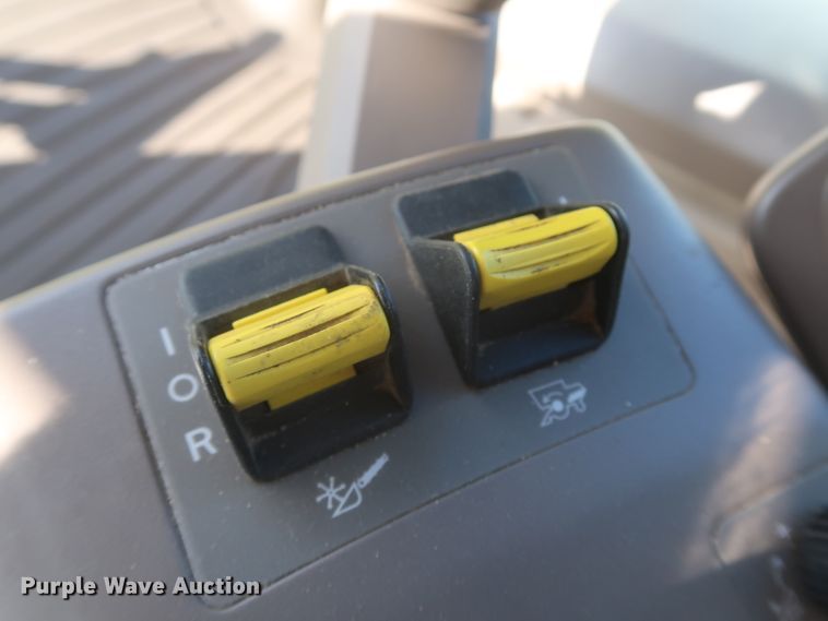 image for item DJ1821 2016 John Deere S670 STS  combine